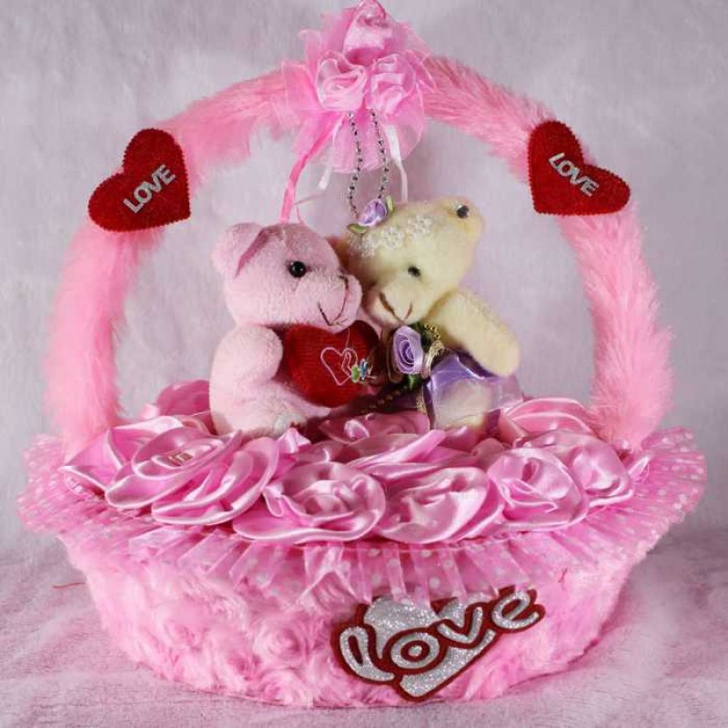 a beautiful teddy bear